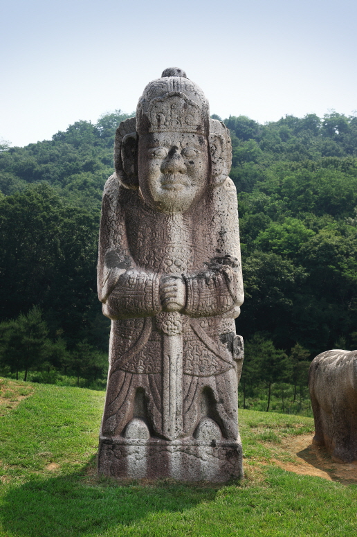 선조 목릉의 동측 무인석